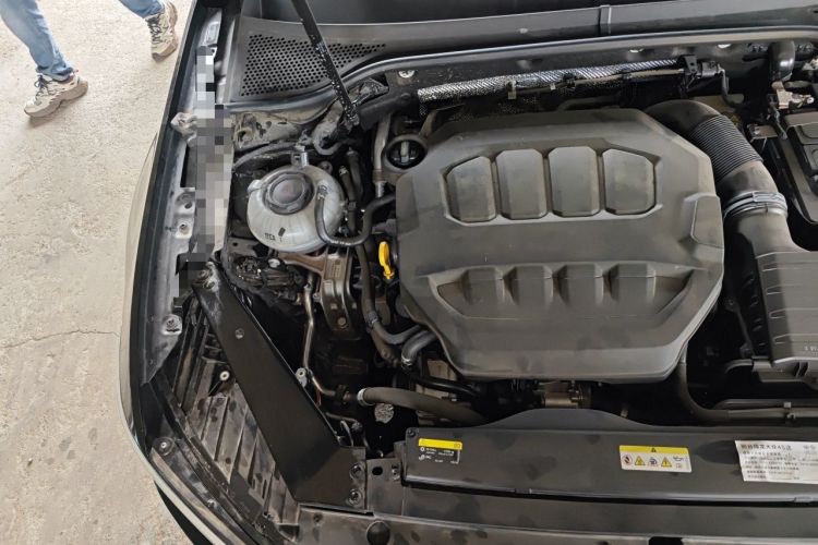 Used Volkswagen Magotan 2023 2 Million Units Limited-Edition 380TSI DSG Flagship Version Engine Bay Right