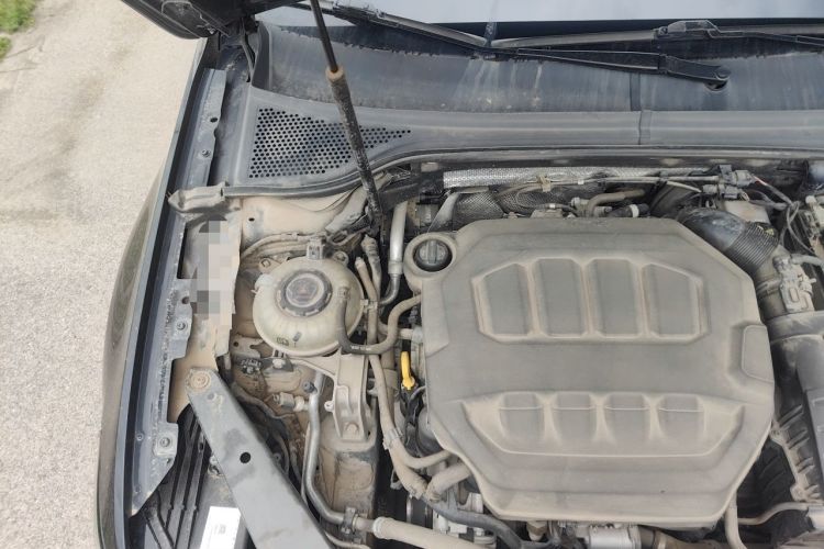 Used Volkswagen Magotan 2023 2 Million Units Limited Edition 330TSI DSG Leading Version Engine Bay Right