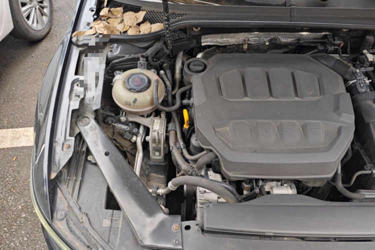 Used Volkswagen Magotan 2023 2 Million Units Limited Edition 330TSI DSG Leading Version Engine Bay Right