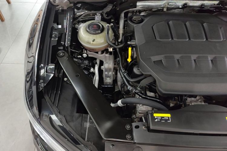 Used Volkswagen Magotan 2023 2 Million Units Limited Edition 330TSI DSG Leading Version Engine Bay Right