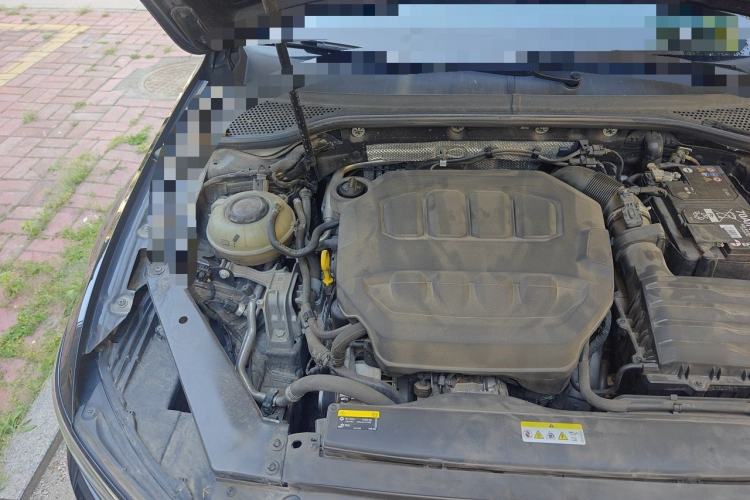 Used Volkswagen Magotan 2023 2 Million Units Commemorative Edition 330TSI DSG Luxury Version Engine Bay Right
