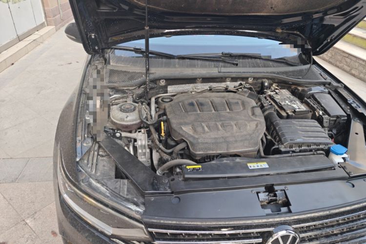 Used Volkswagen Magotan 2023 2 Million Units Limited Edition 330TSI DSG Leading Version Engine Bay Right
