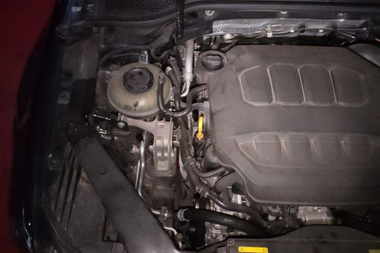 Used Volkswagen Magotan 2023 2 Million Units Limited Edition 330TSI DSG Leading Version Engine Bay Right