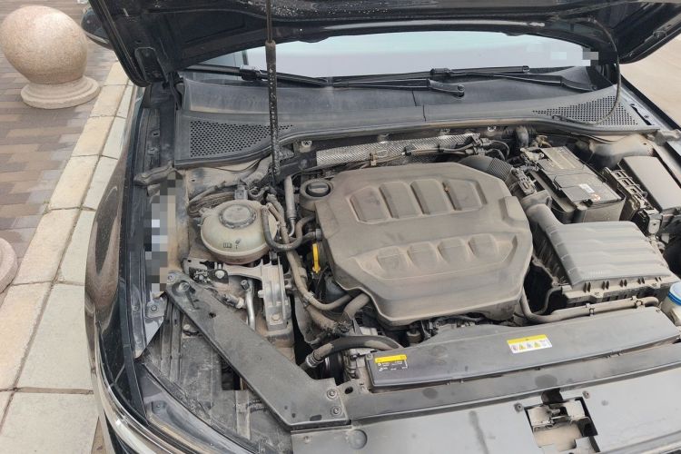 Used Volkswagen Magotan 2023 2 Million Units Limited Edition 330TSI DSG Leading Version Engine Bay Right