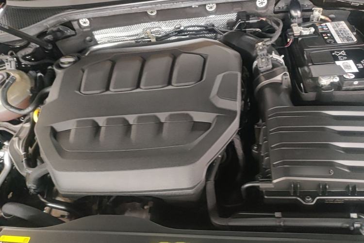 Used Volkswagen Magotan 2023 2 Million Units Commemorative Edition 330TSI DSG Luxury Version Engine Bay
