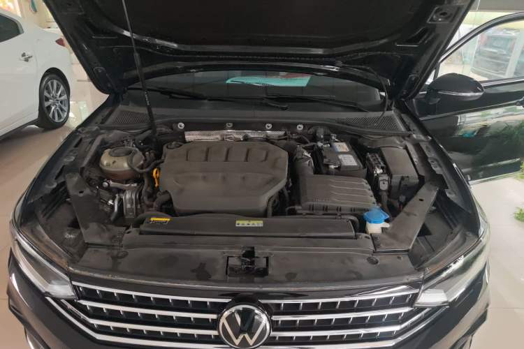 Used Volkswagen Magotan 2023 2 Million Units Commemorative Edition 330TSI DSG Luxury Version Engine Bay