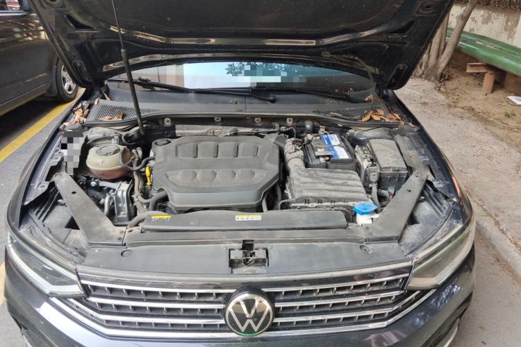 Used Volkswagen Magotan 2023 2 Million Units Commemorative Edition 330TSI DSG Luxury Version Engine Bay