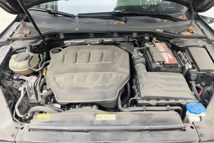 Used Volkswagen Magotan 2023 2 Million Units Limited Edition 330TSI DSG Leading Version Engine Bay