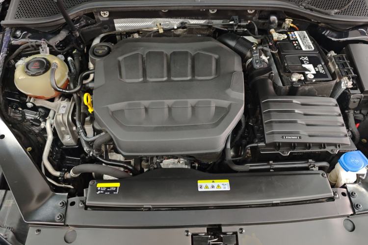 Used Volkswagen Magotan 2023 2 Million Units Limited Edition 330TSI DSG Leading Version Engine Bay