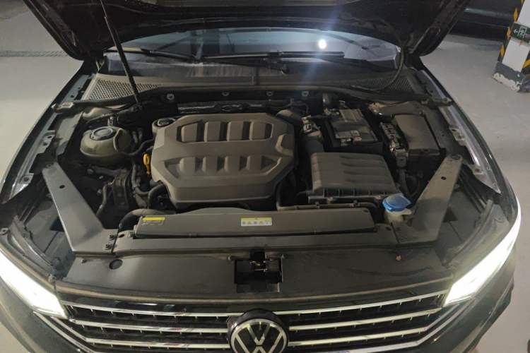 Used Volkswagen Magotan 2023 2 Million Units Commemorative Edition 330TSI DSG Luxury Version Engine Bay