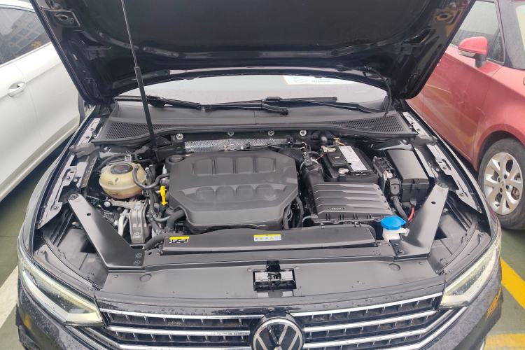 Used Volkswagen Magotan 2023 2 Million Units Commemorative Edition 330TSI DSG Luxury Version Engine Bay