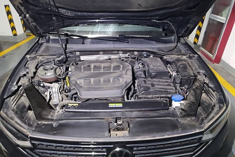 Used Volkswagen Magotan 2023 2 Million Units Commemorative Edition 330TSI DSG Luxury Version Engine Bay