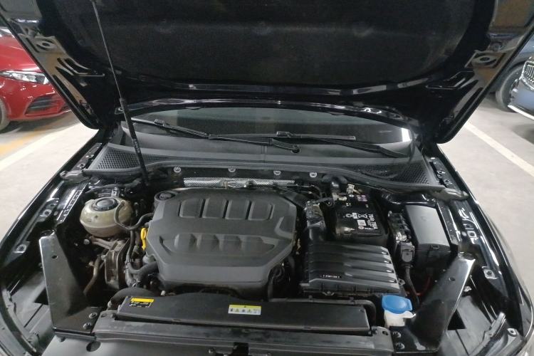 Used Volkswagen Magotan 2023 2 Million Units Limited Edition 330TSI DSG Leading Version Engine Bay