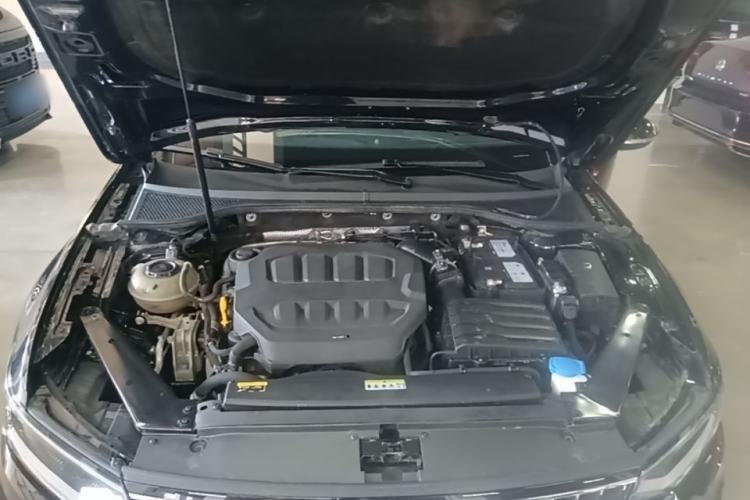 Used Volkswagen Magotan 2023 2 Million Units Limited Edition 330TSI DSG Leading Version Engine Bay