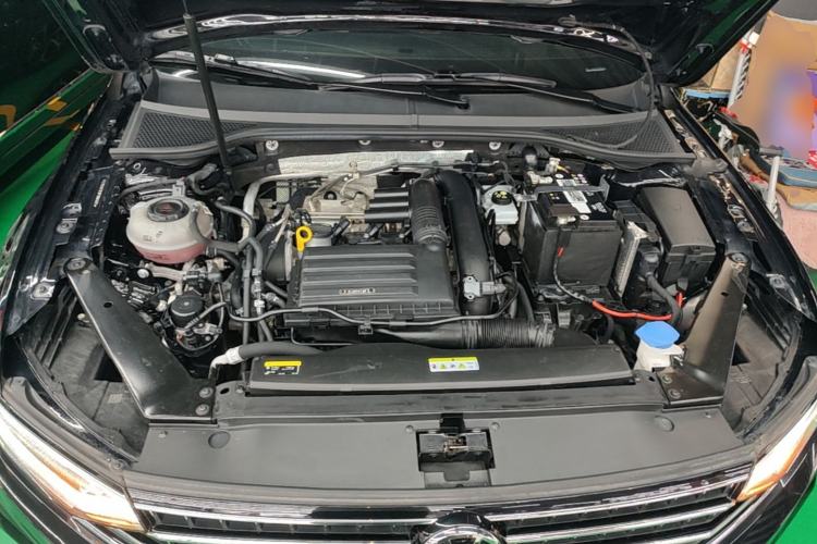 Used Volkswagen Magotan 2023 2 Million Units Limited Edition 280TSI DSG Leading Version Engine Bay