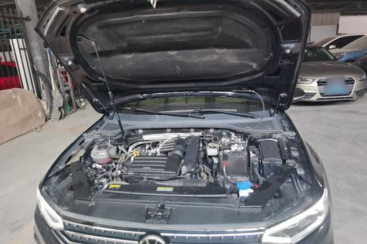 Used Volkswagen Magotan 2023 2 Million Units Limited-Edition 280TSI DSG Comfort Version Engine Bay