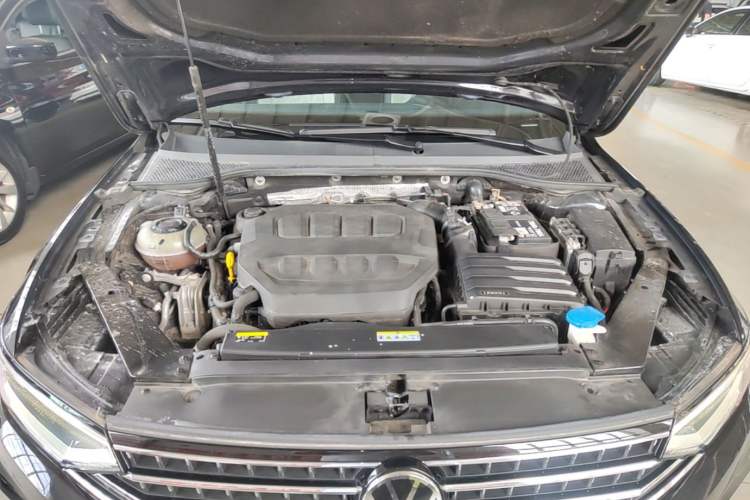 Used Volkswagen Magotan 2023 2 Million Units Commemorative Edition 330TSI DSG Luxury Version Engine Bay