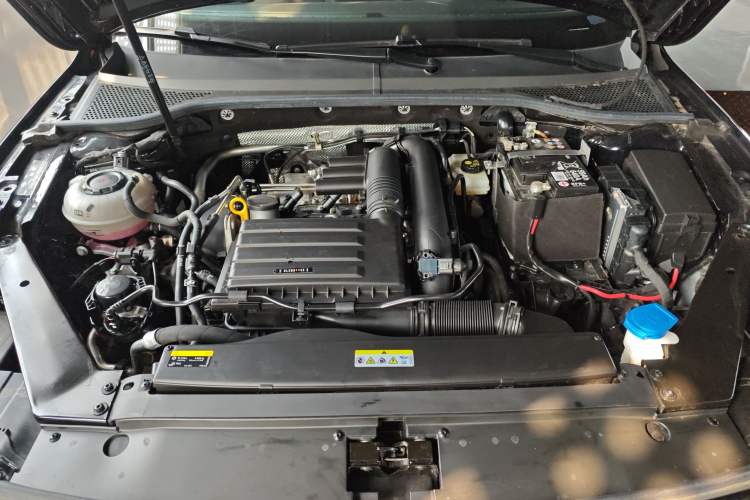 Used Volkswagen Magotan 2023 2 Million Units Limited-Edition 280TSI DSG Comfort Version Engine Bay
