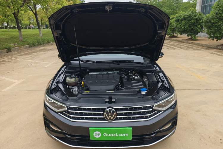 Used Volkswagen Magotan 2023 2 Million Units Commemorative Edition 330TSI DSG Luxury Version Engine Bay