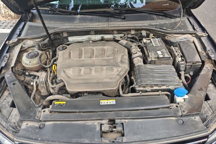 Used Volkswagen Magotan 2023 2 Million Units Commemorative Edition 330TSI DSG Luxury Version Engine Bay