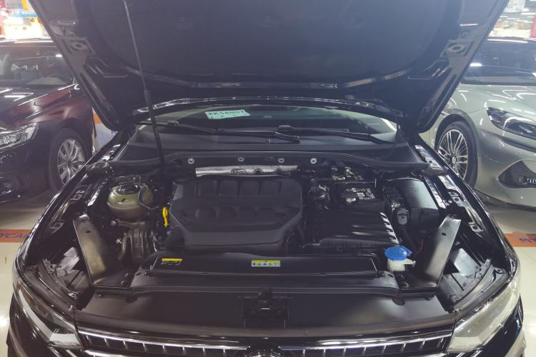 Used Volkswagen Magotan 2023 2 Million Units Commemorative Edition 330TSI DSG Luxury Version Engine Bay