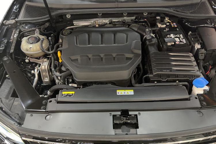 Used Volkswagen Magotan 2023 2 Million Units Commemorative Edition 330TSI DSG Luxury Version Engine Bay