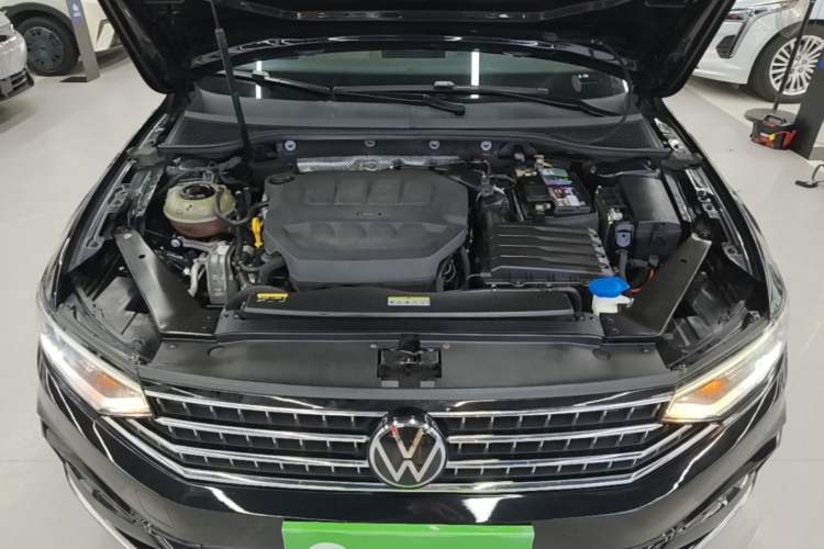 Used Volkswagen Magotan 2023 2 Million Units Limited Edition 330TSI DSG Leading Version Engine Bay