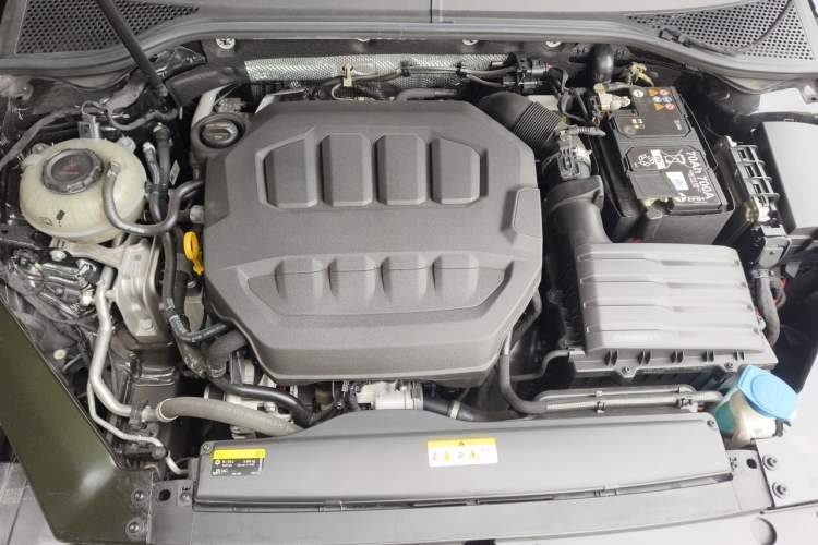 Used Volkswagen Magotan 2023 2 Million Units Commemorative Edition 330TSI DSG Luxury Version Engine Bay