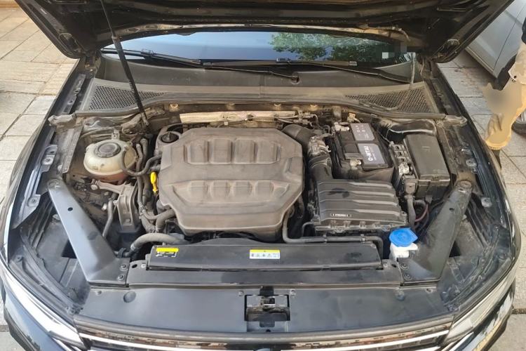 Used Volkswagen Magotan 2023 2 Million Units Commemorative Edition 330TSI DSG Luxury Version Engine Bay