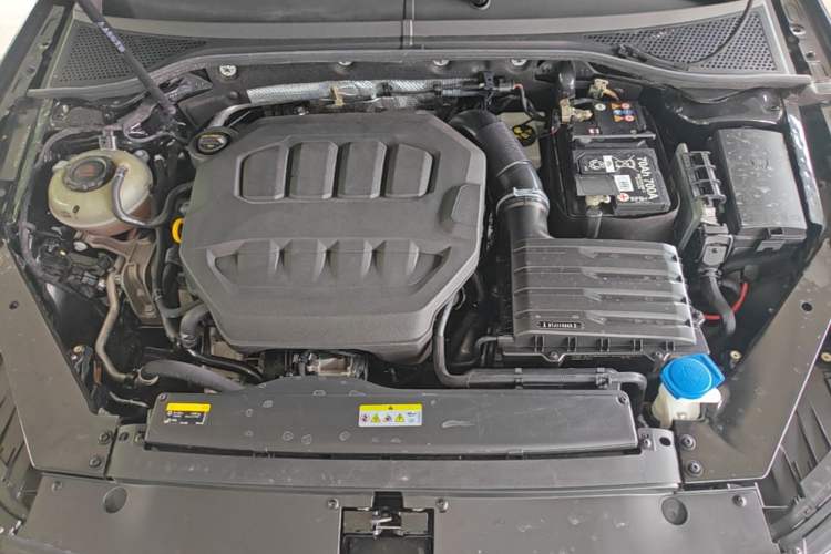 Used Volkswagen Magotan 2023 2 Million Units Limited-Edition 380TSI DSG Flagship Version Engine Bay