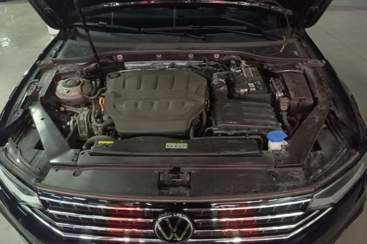 Used Volkswagen Magotan 2023 2 Million Units Limited Edition 330TSI DSG Leading Version Engine Bay