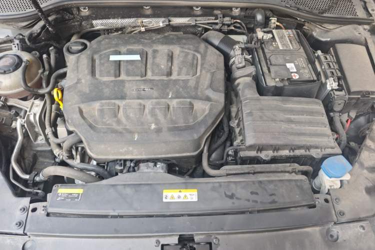 Used Volkswagen Magotan 2023 2 Million Units Limited Edition 330TSI DSG Leading Version Engine Bay