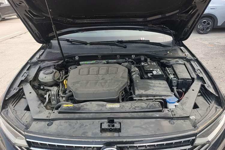 Used Volkswagen Magotan 2023 2 Million Units Commemorative Edition 330TSI DSG Luxury Version Engine Bay