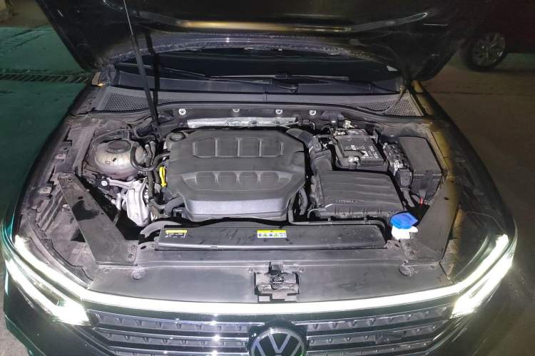 Used Volkswagen Magotan 2023 2 Million Units Commemorative Edition 330TSI DSG Luxury Version Engine Bay