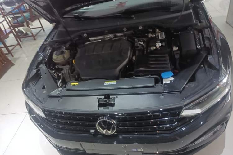 Used Volkswagen Magotan 2023 2 Million Units Commemorative Edition 330TSI DSG Luxury Version Engine Bay