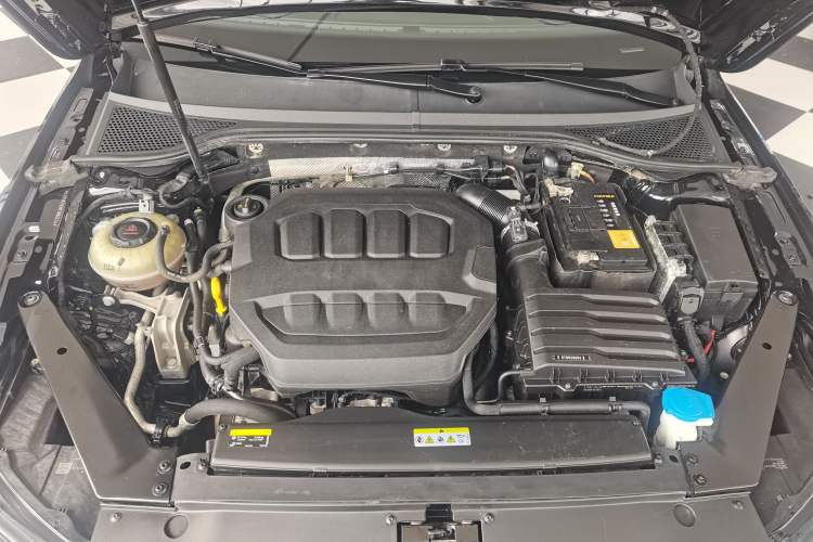 Used Volkswagen Magotan 2023 2 Million Units Commemorative Edition 330TSI DSG Luxury Version Engine Bay
