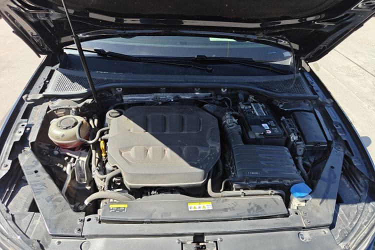 Used Volkswagen Magotan 2023 2 Million Units Limited Edition 330TSI DSG Leading Version Engine Bay