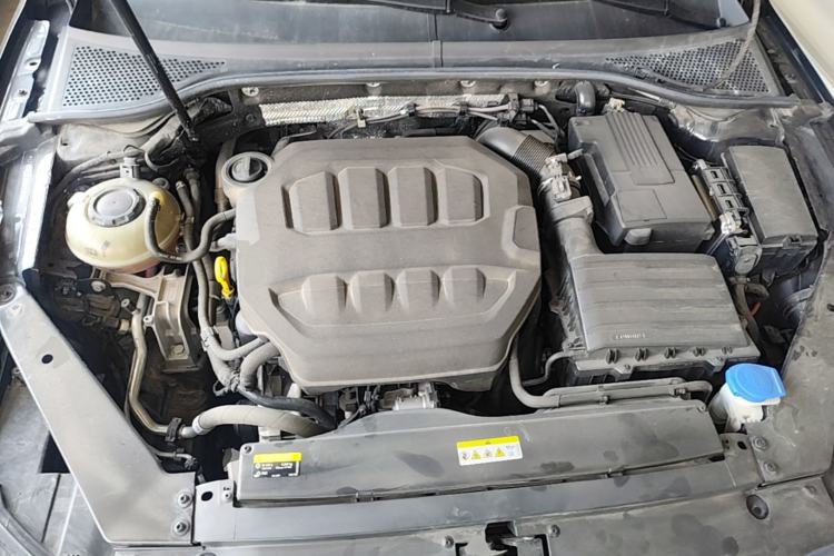 Used Volkswagen Magotan 2023 2 Million Units Limited Edition 330TSI DSG Leading Version Engine Bay