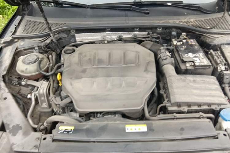 Used Volkswagen Magotan 2023 2 Million Units Limited Edition 330TSI DSG Leading Version Engine Bay