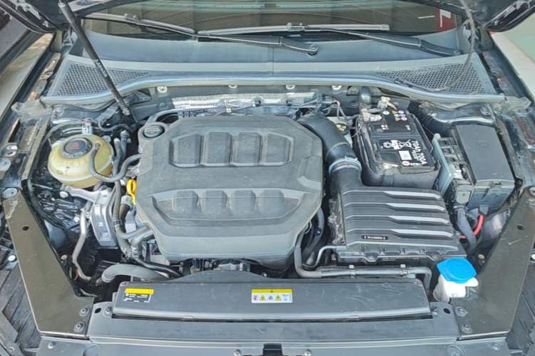 Used Volkswagen Magotan 2023 2 Million Units Limited-Edition 380TSI DSG Flagship Version Engine Bay