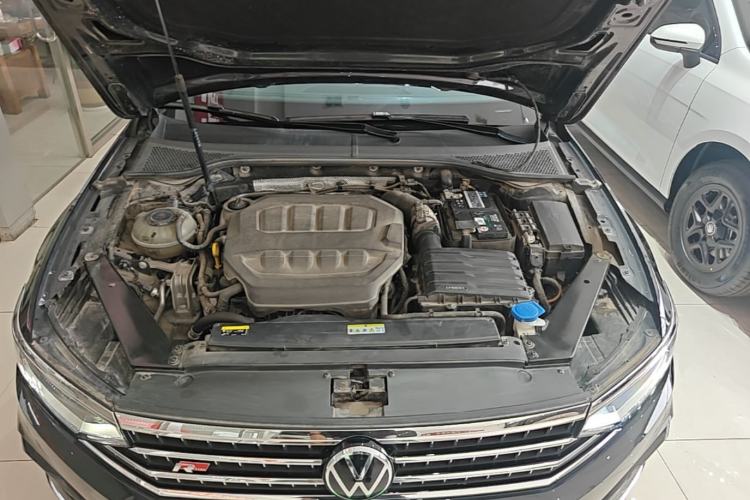 Used Volkswagen Magotan 2023 2 Million Units Limited Edition 330TSI DSG Leading Version Engine Bay