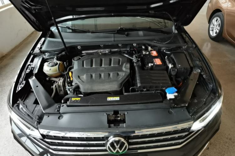 Used Volkswagen Magotan 2023 2 Million Units Limited Edition 330TSI DSG Leading Version Engine Bay