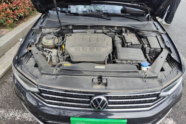 Used Volkswagen Magotan 2023 2 Million Units Limited Edition 330TSI DSG Leading Version Engine Bay