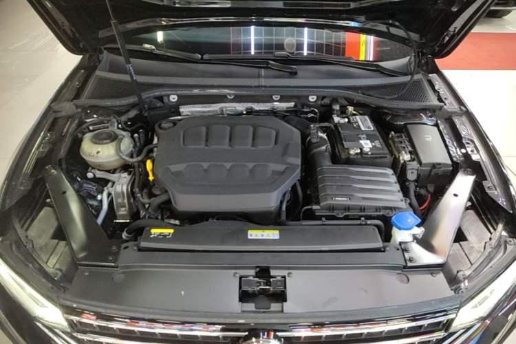 Used Volkswagen Magotan 2023 2 Million Units Limited Edition 330TSI DSG Leading Version Engine Bay