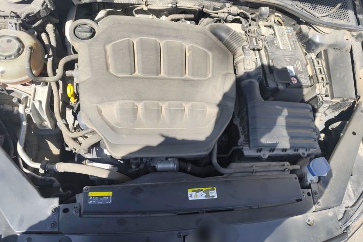 Used Volkswagen Magotan 2023 2 Million Units Commemorative Edition 330TSI DSG Luxury Version Engine Bay
