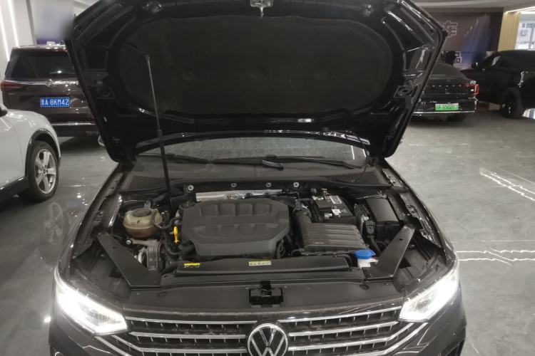 Used Volkswagen Magotan 2023 2 Million Units Limited Edition 330TSI DSG Leading Version Engine Bay