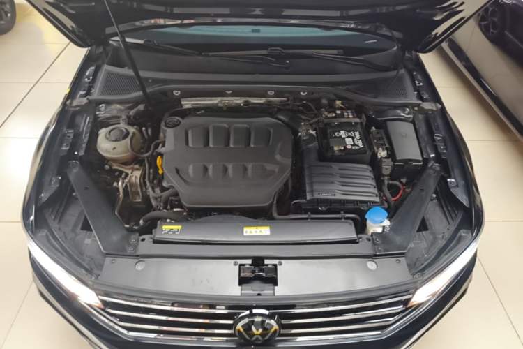 Used Volkswagen Magotan 2023 2 Million Units Commemorative Edition 330TSI DSG Luxury Version Engine Bay