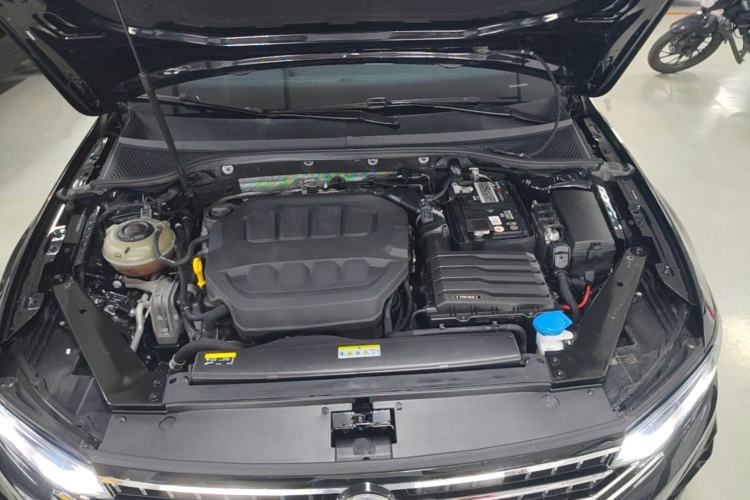 Used Volkswagen Magotan 2023 2 Million Units Commemorative Edition 330TSI DSG Luxury Version Engine Bay