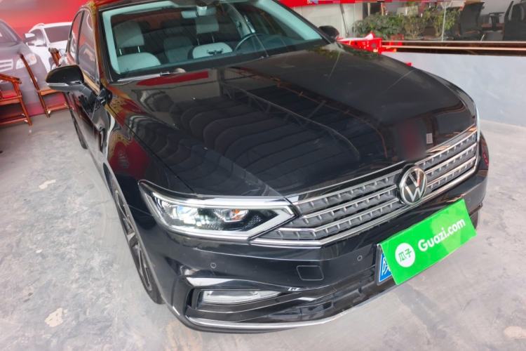 Used Volkswagen Magotan 2023 2 Million Units Limited Edition 330TSI DSG Leading Version Exterior 1
