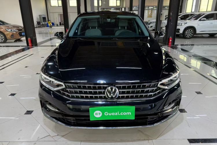 Used Volkswagen Magotan 2023 2 Million Units Limited Edition 330TSI DSG Leading Version Exterior 1
